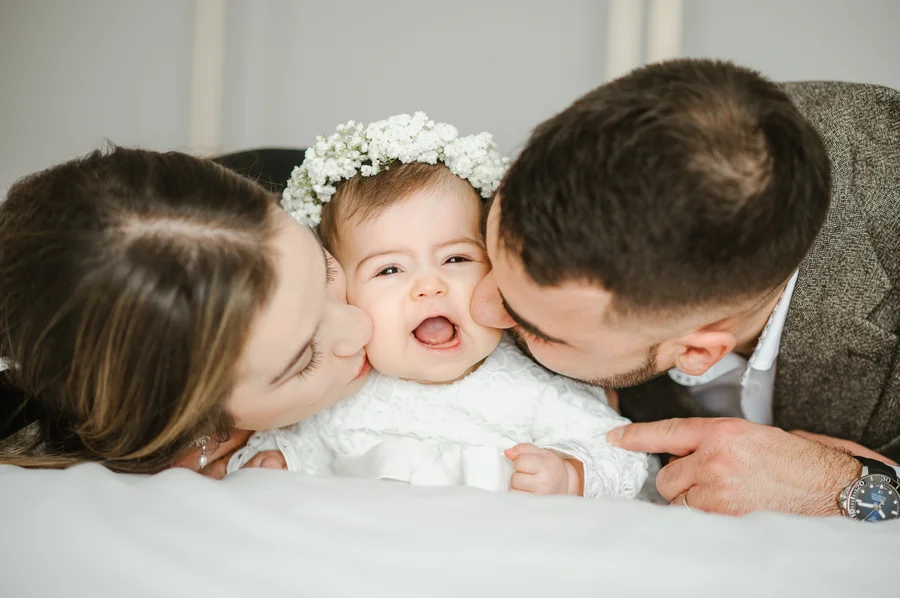 Novorođenče u naručju